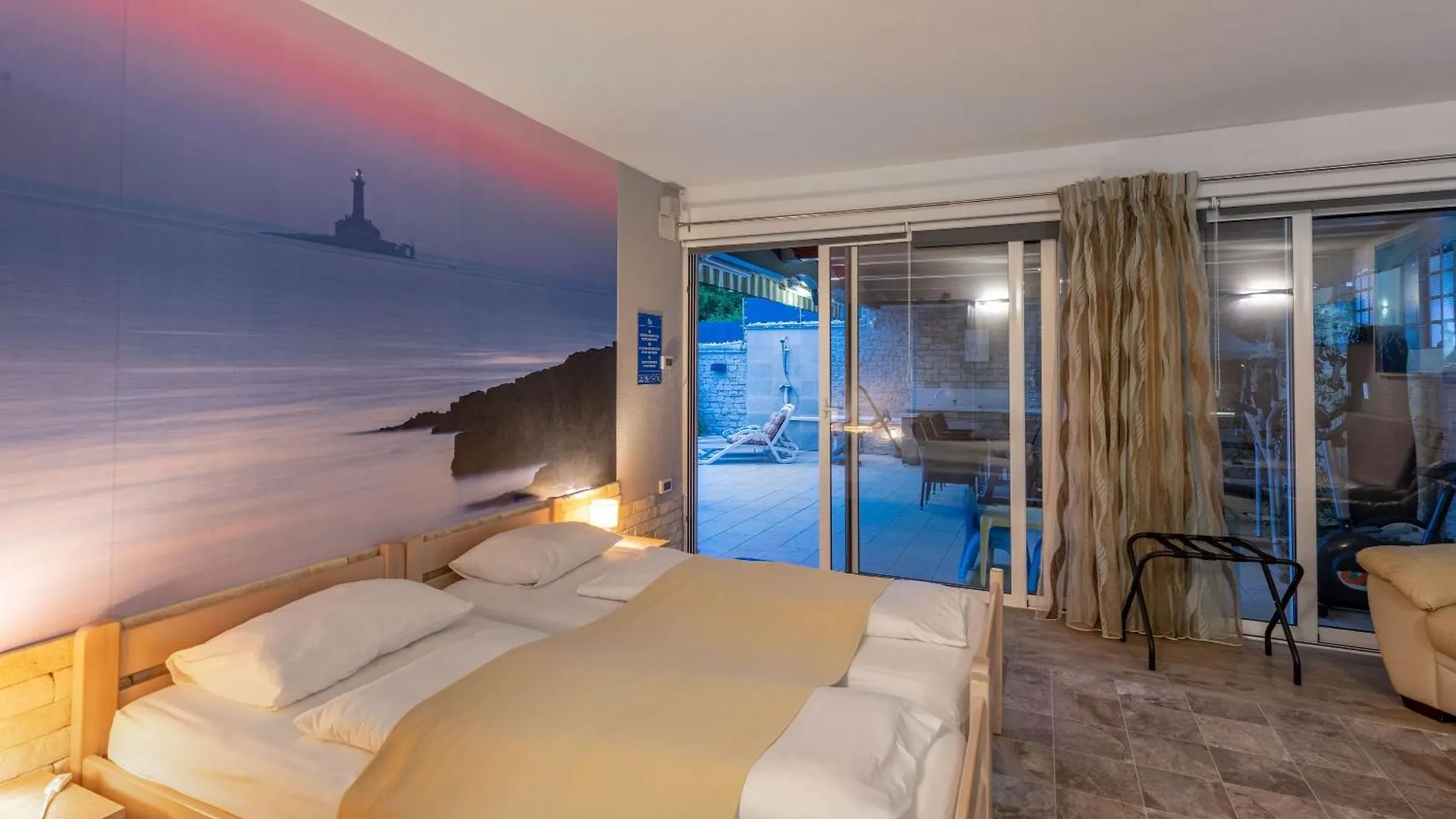 Villa Balu, A Charming Apartment With Pool Near Pula Vinkuran