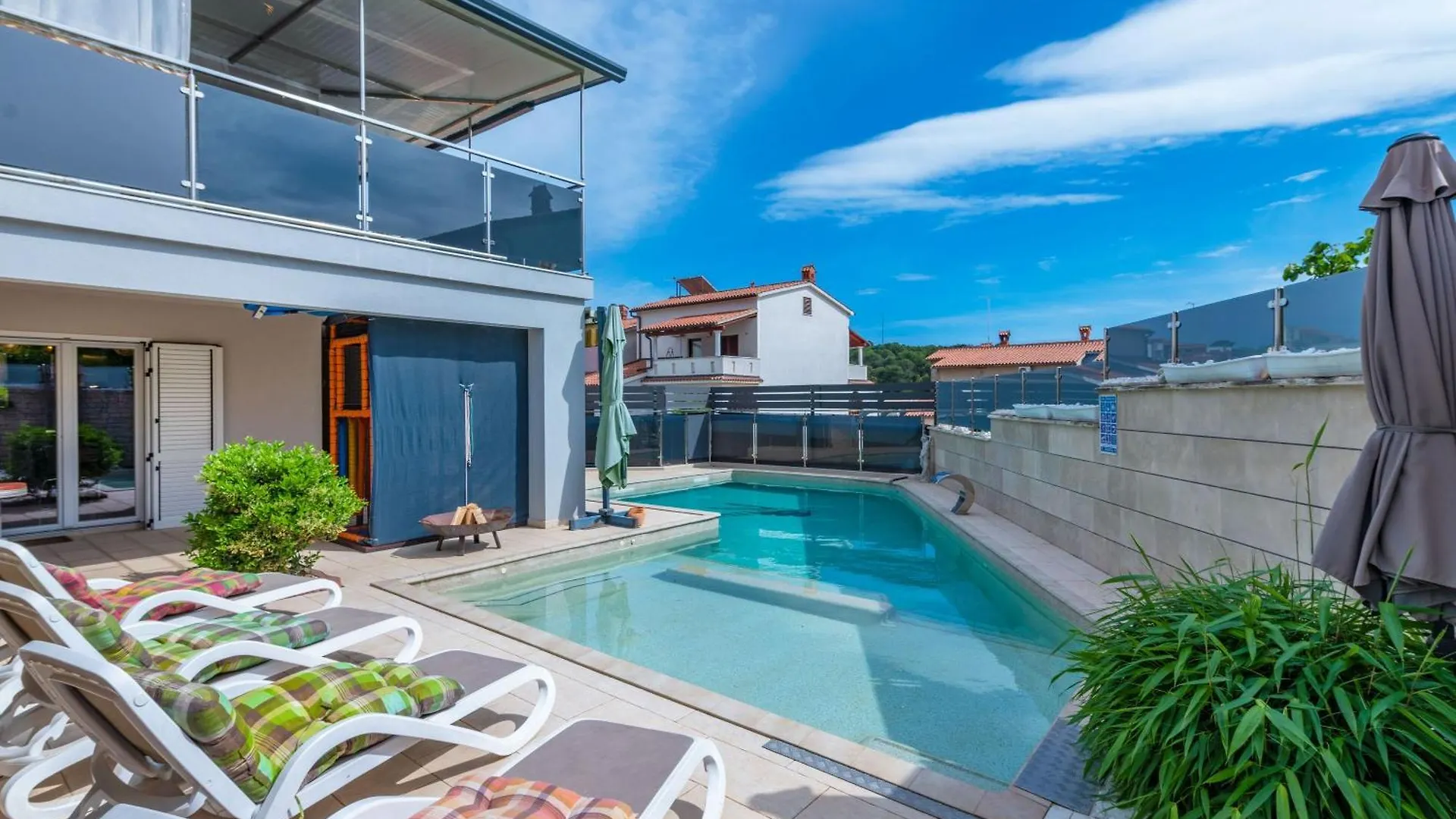 Villa Balu, A Charming Apartment With Pool Near Pula Vinkuran