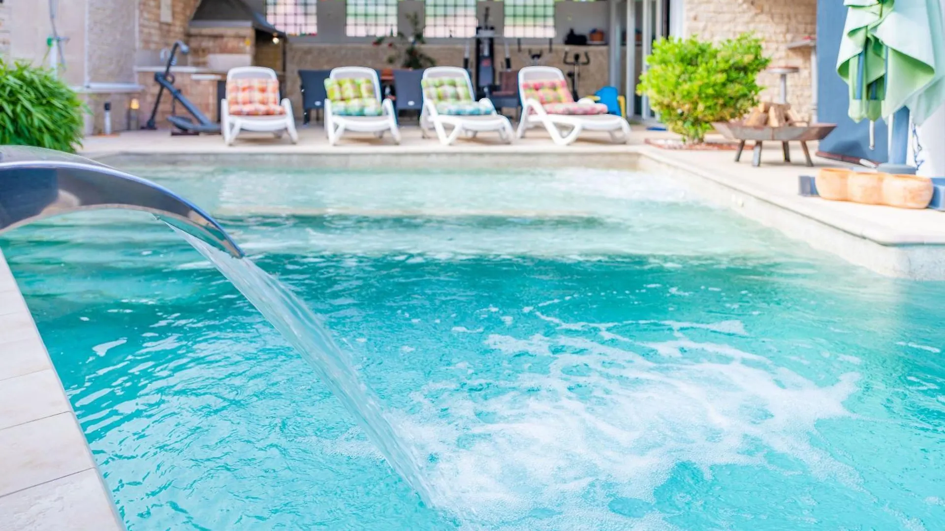 Villa Balu, A Charming Apartment With Pool Near Pula Vinkuran
