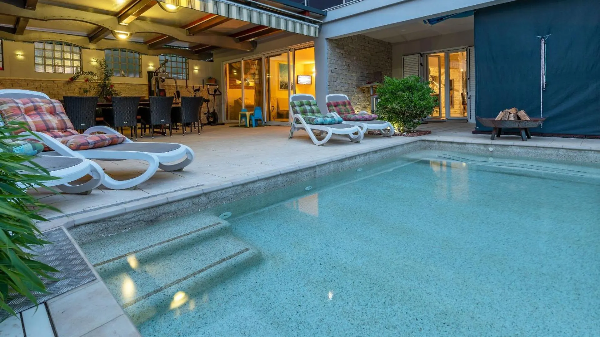 Villa Balu, A Charming Apartment With Pool Near Pula Vinkuran